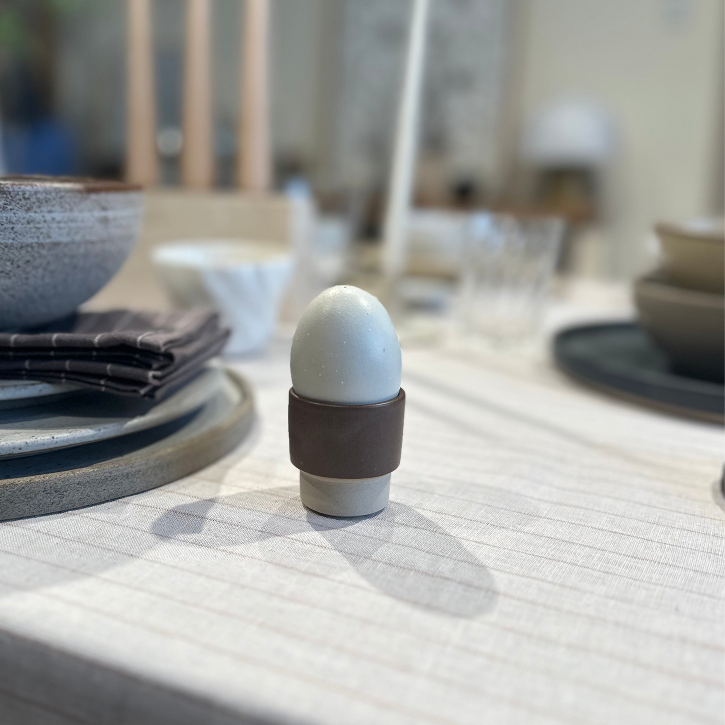 Oda æggebæger, “BIRK” Brun - Julie Damhus