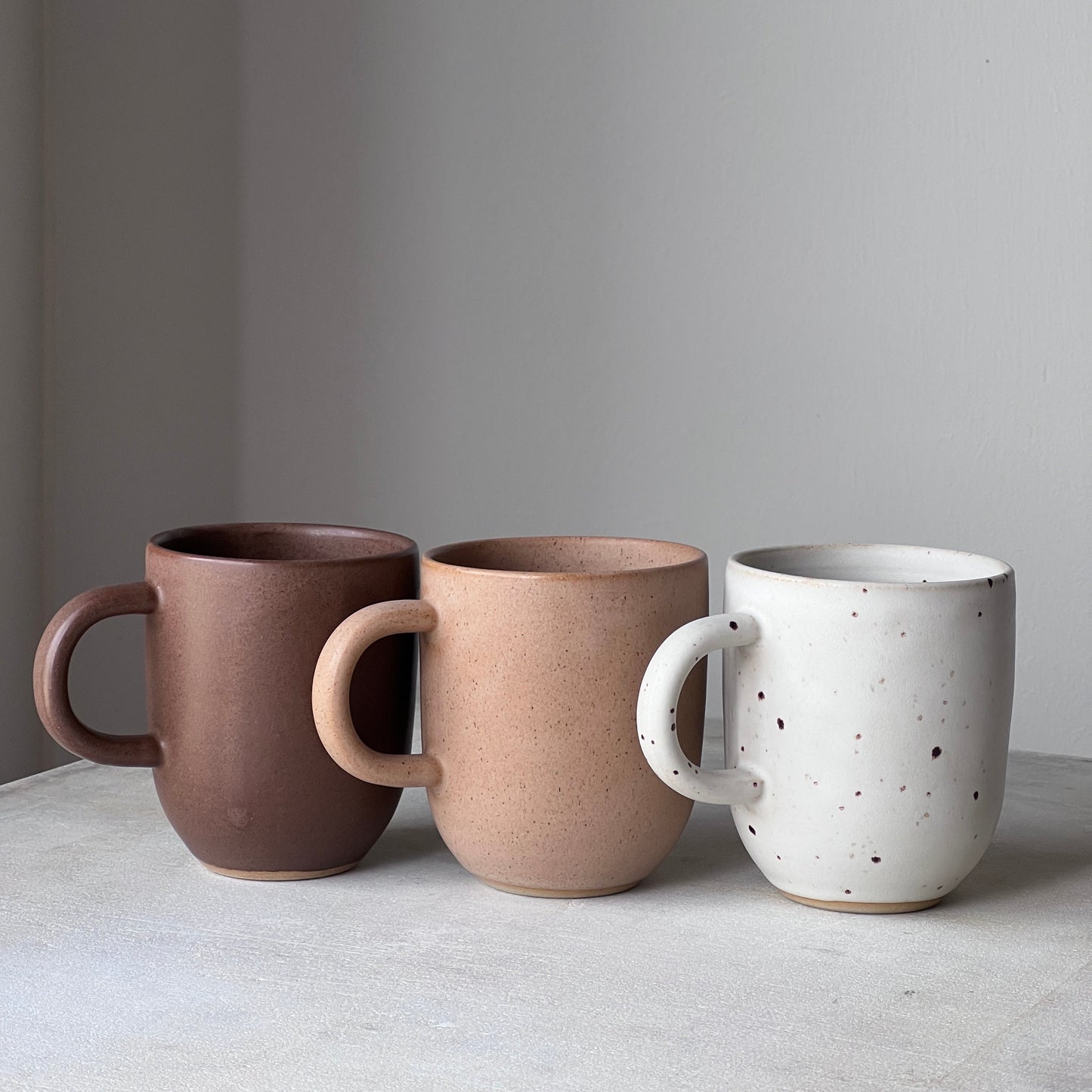 Oktober Høj kop, Flat White - Julie Damhus