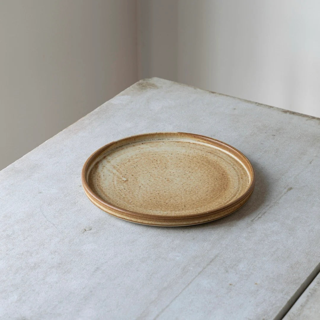 Oda Tallerken Medium, Brun - Julie Damhus