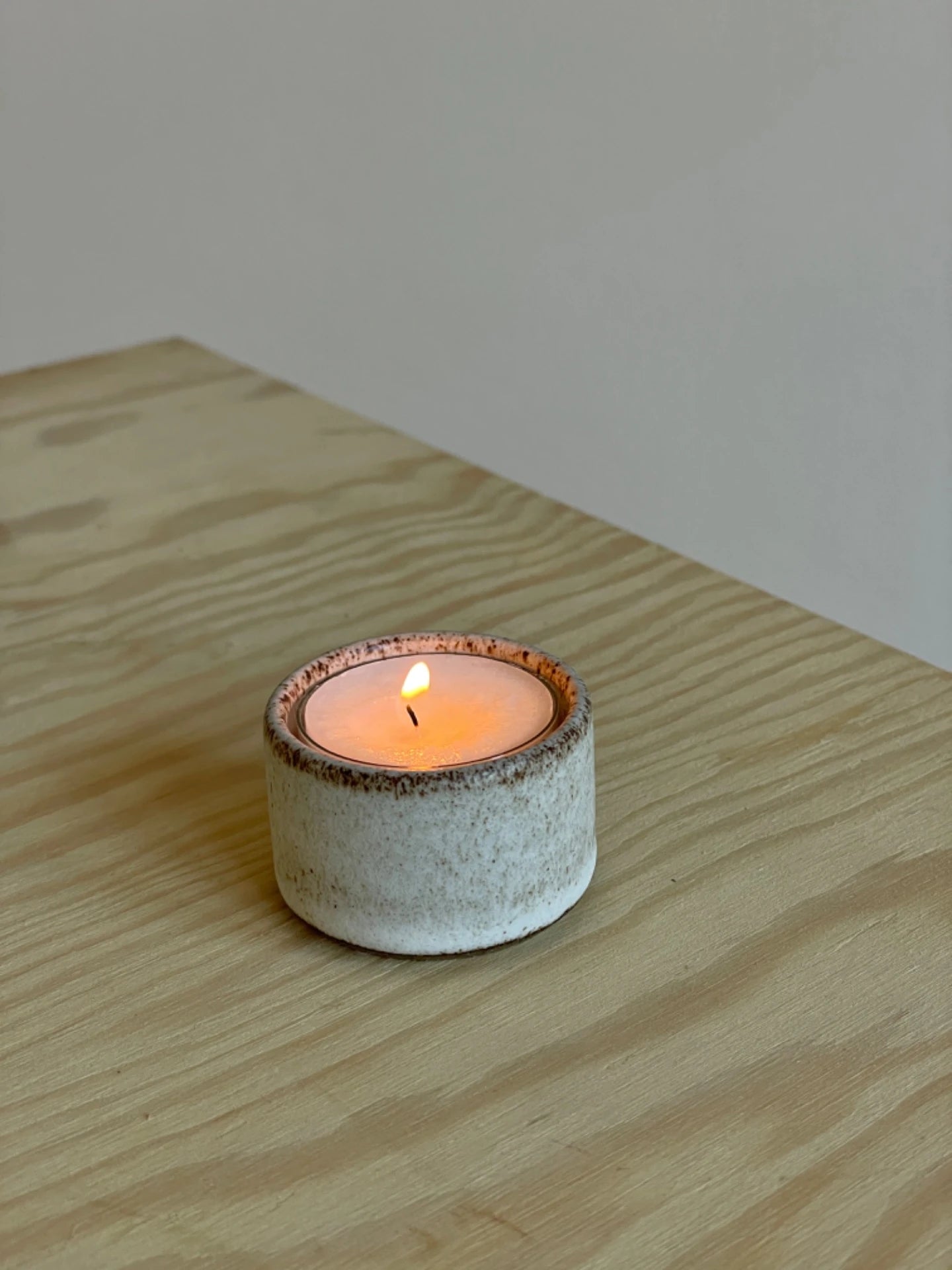 “Grey moon” æggebæger - Handmade by Marle