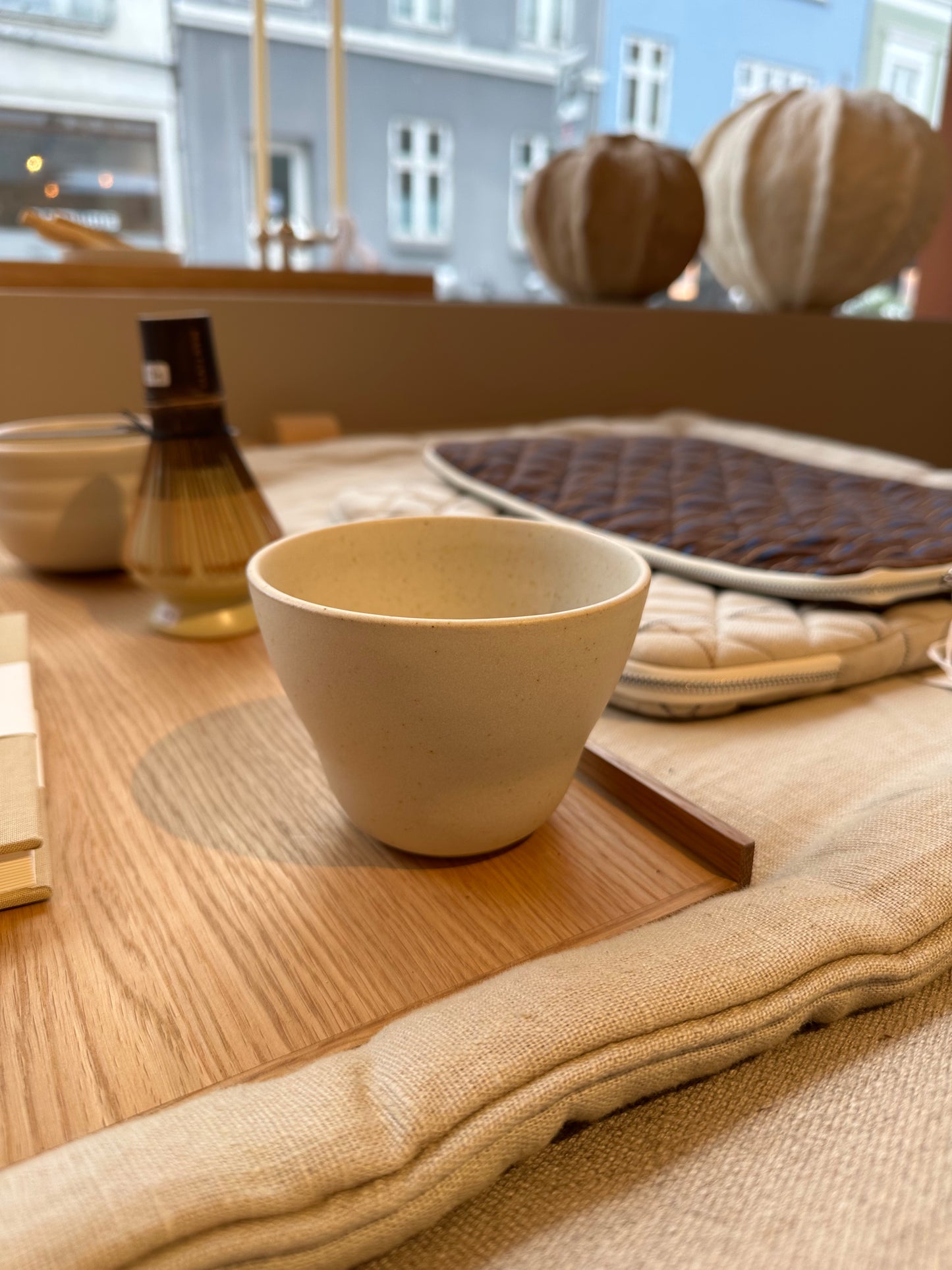 Wavy cup, White - Viki Weiland