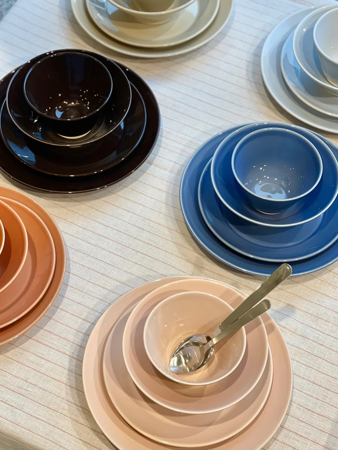 Memphis Dinner Plate - Rose