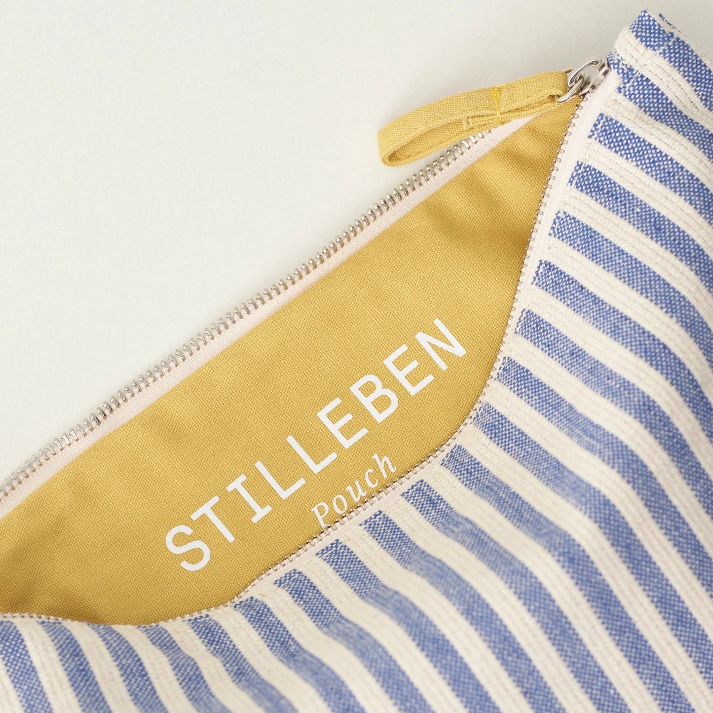 Pouch Small, Structure Blue - Stilleben