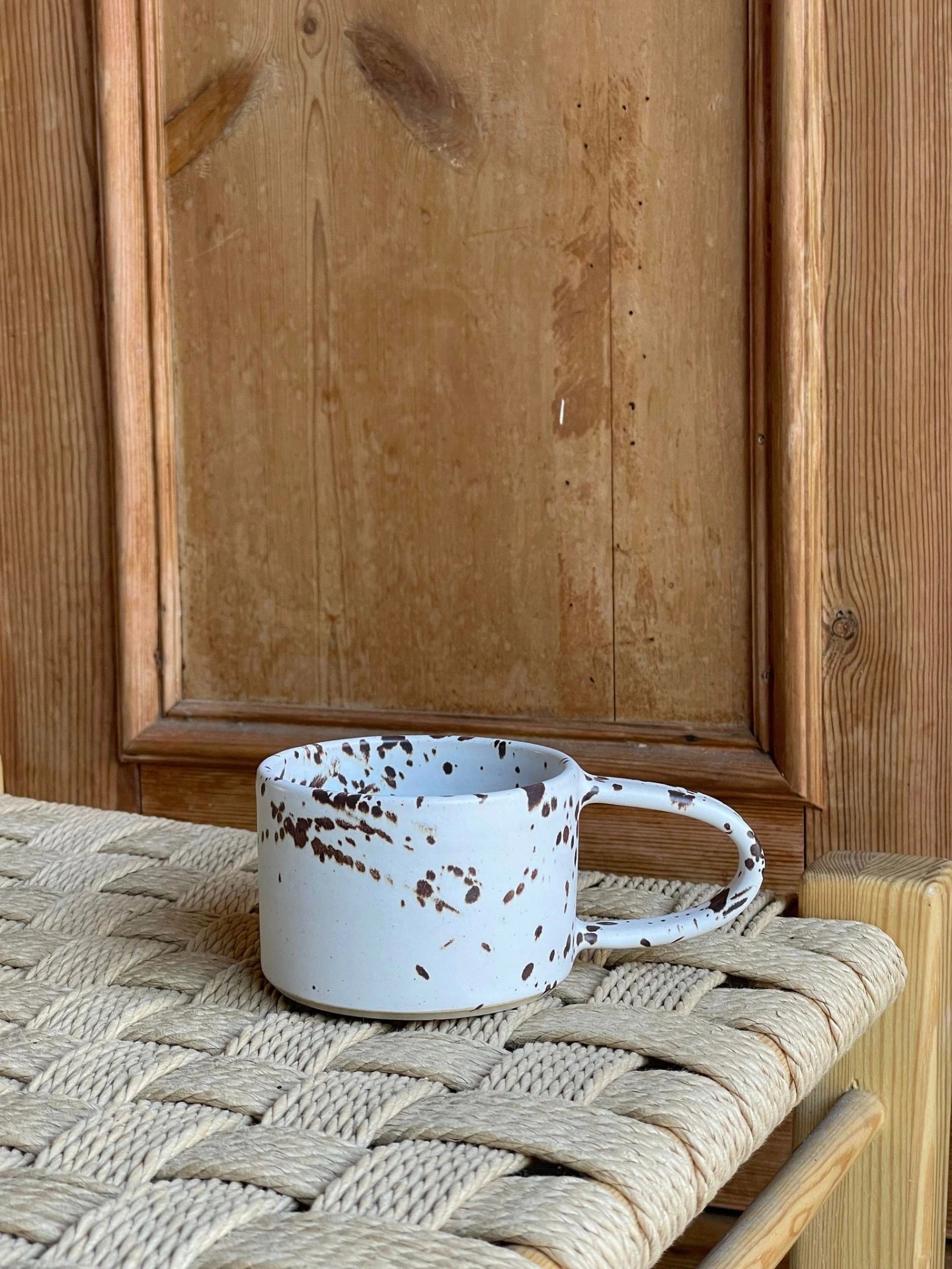 Kop med hank, "Quail"- Handmade by Merle