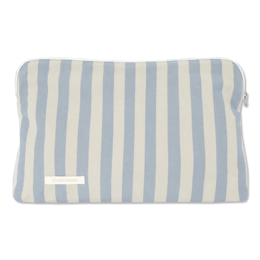 Celia toilettaske, Pale blue stripe - Studio Feder