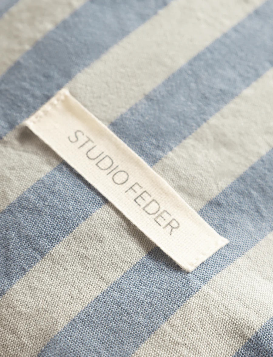 Celia toilettaske, Pale blue stripe - Studio Feder
