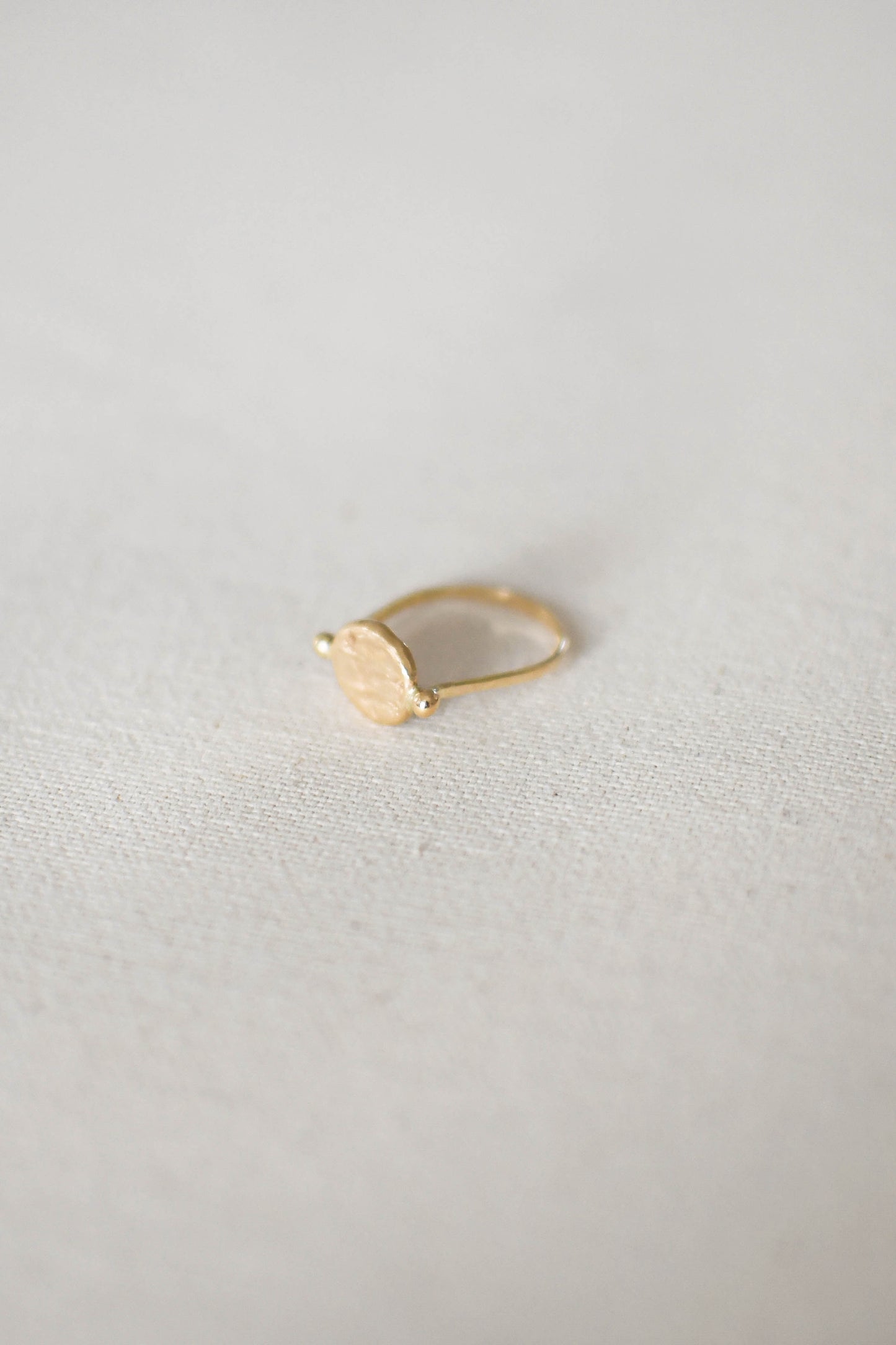 Guldring i 14 karat, ESPOIR GOLD RING - Sienna Rousseau