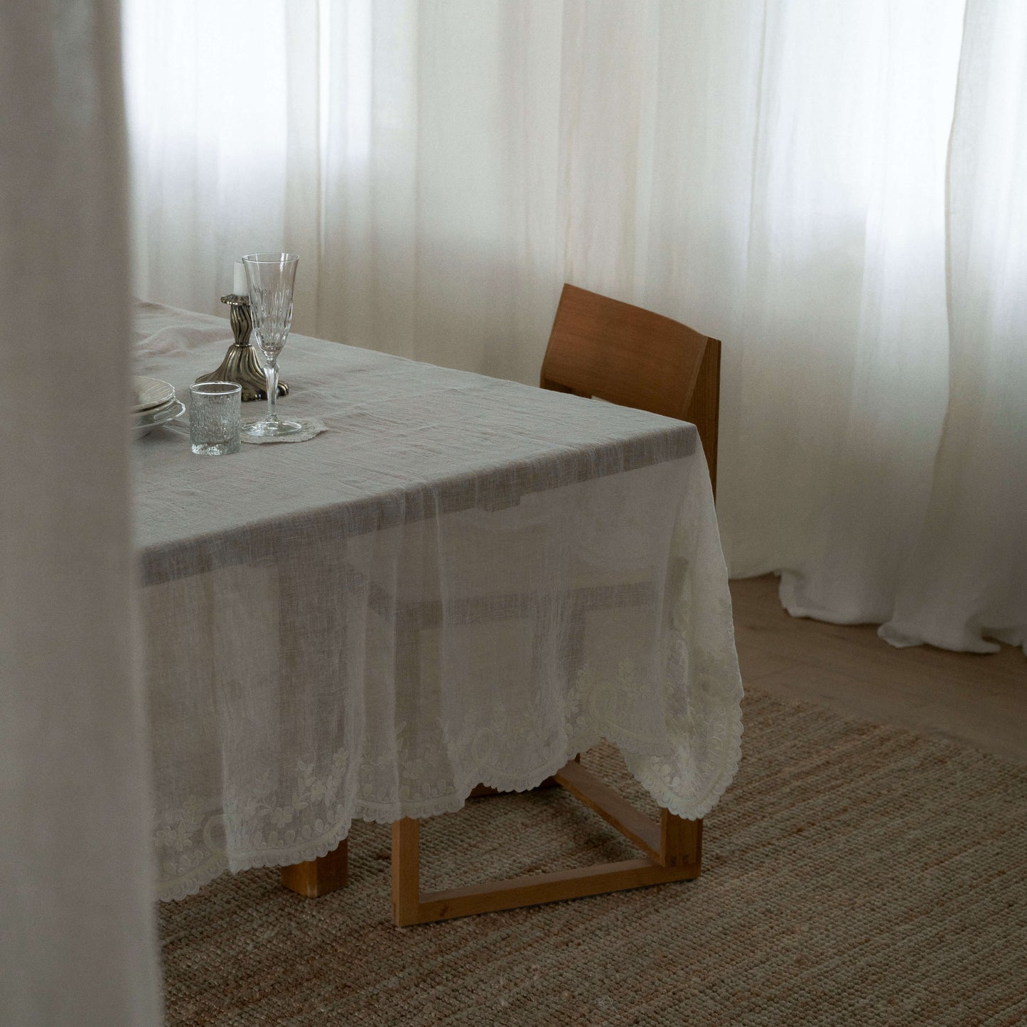 Heims Embroidery Table Cloth, 140x220