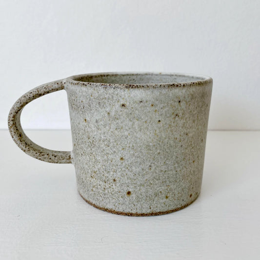 Grey mug with a large handle - Viki Weiland