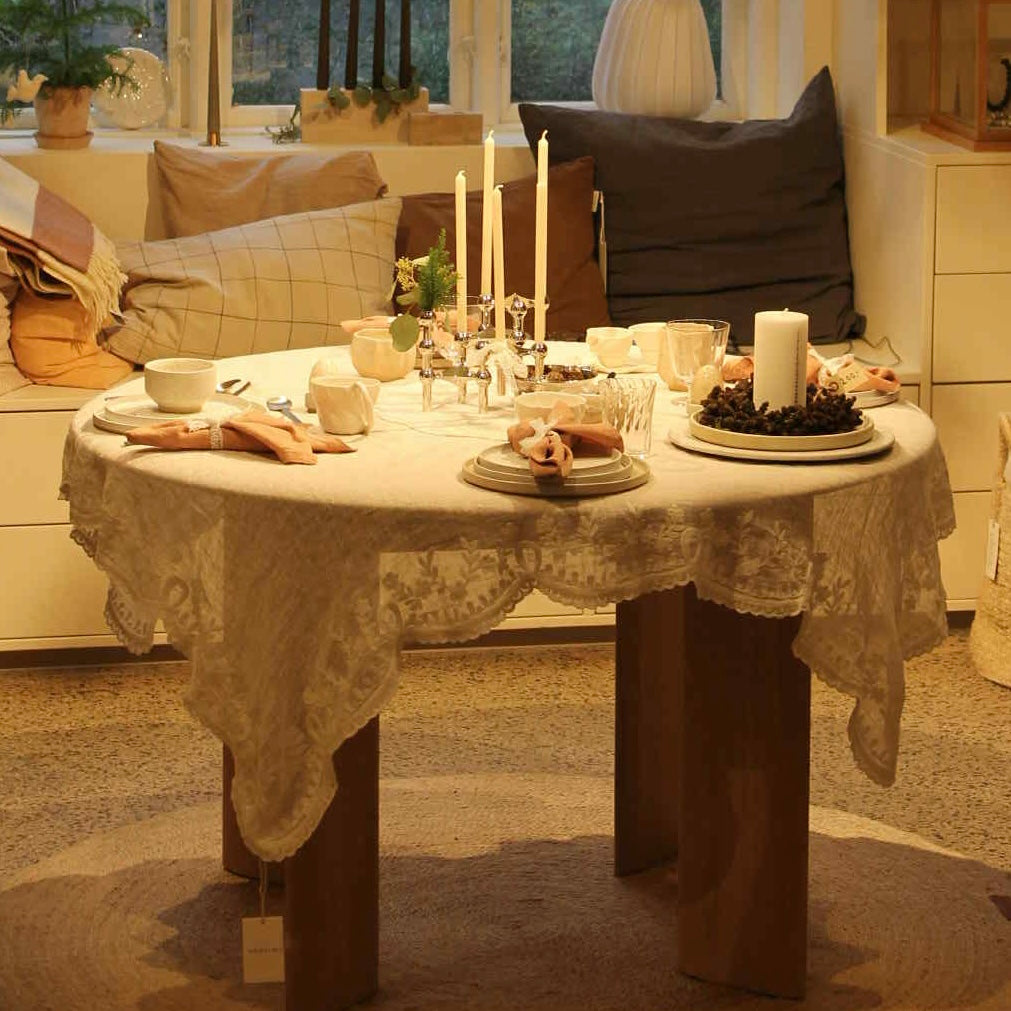 Heims Embroidery Table Cloth, 140x140