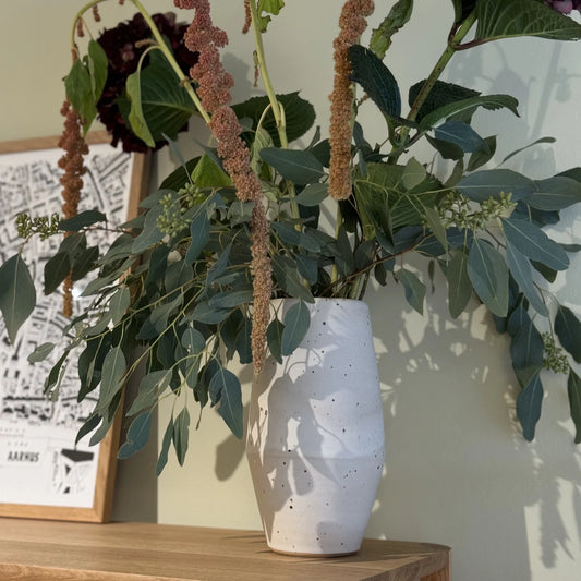 Oda Garten Vase, Medium, Flat White - Julie Damhus