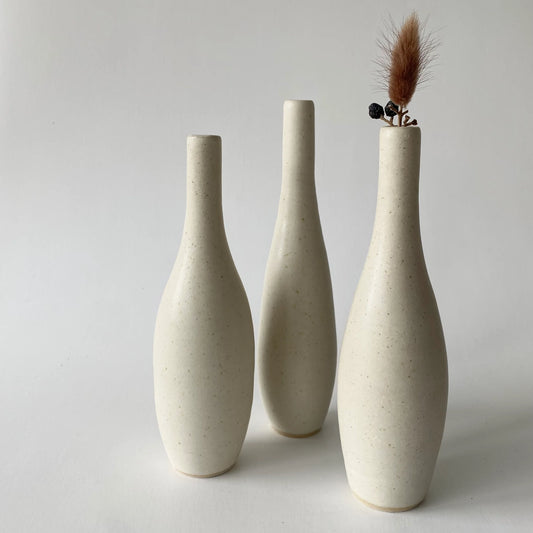 Vase Long Neck, White - Viki Weiland