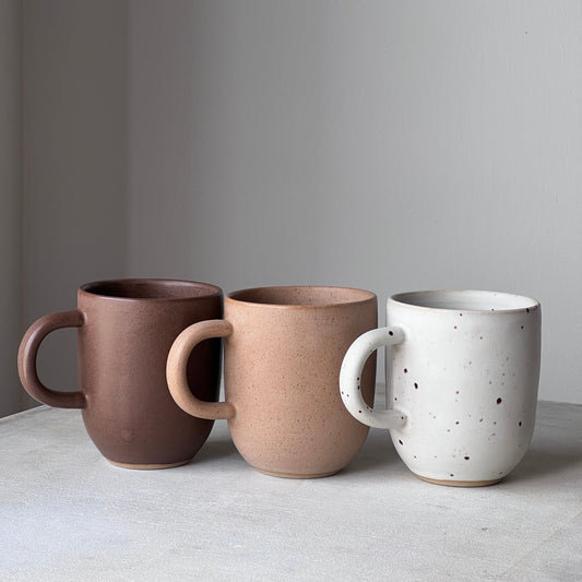 Oktober Høj kop, Flat White - Julie Damhus