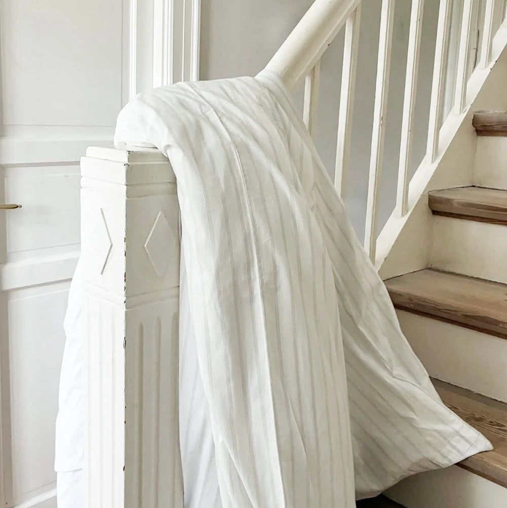 DREAM SENGETØJ - Pure white / Nordic grey stripe