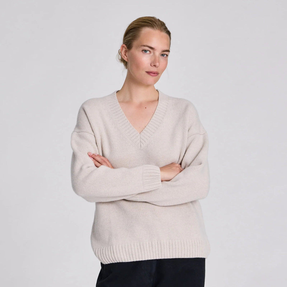 Elvira Lambswool V-neck Knit