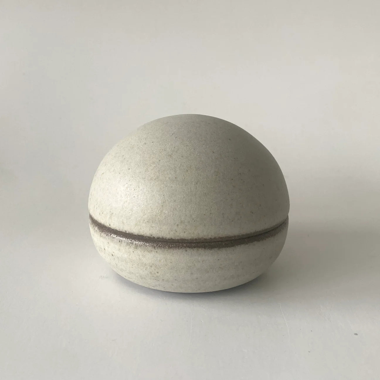 Lidded Jar (Grey) - Viki Weiland