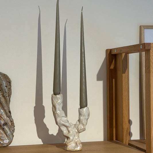 Lysestage, Leela Mette