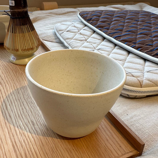 Wavy cup, White - Viki Weiland