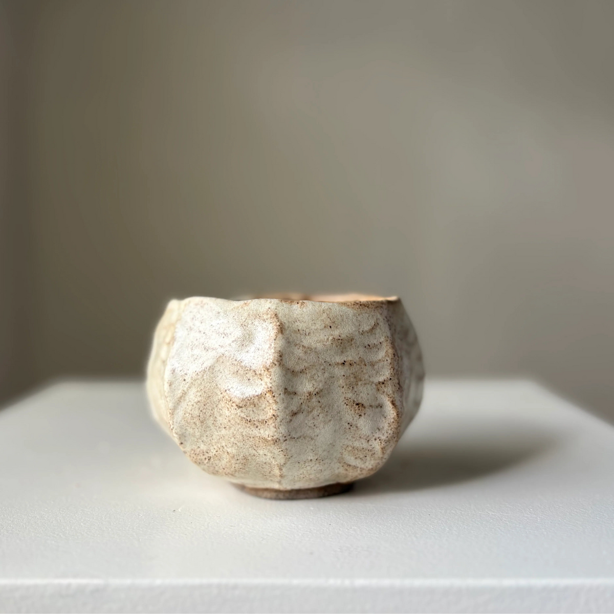 BOBLE KOP GRÅ BEIGE - LEELA METTE