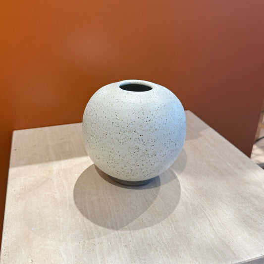 Tybo vase 3