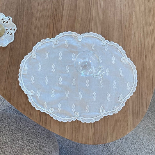 JOU oval embroidery placemat (35x45 cm)