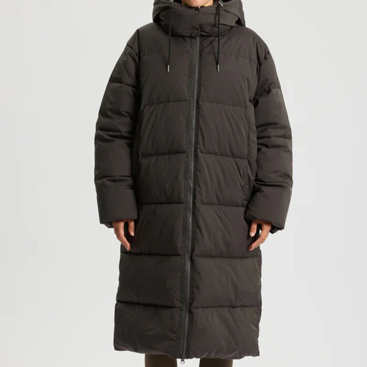 LANG PUFFER JAKKE SHELTER, ALMOST BLACK