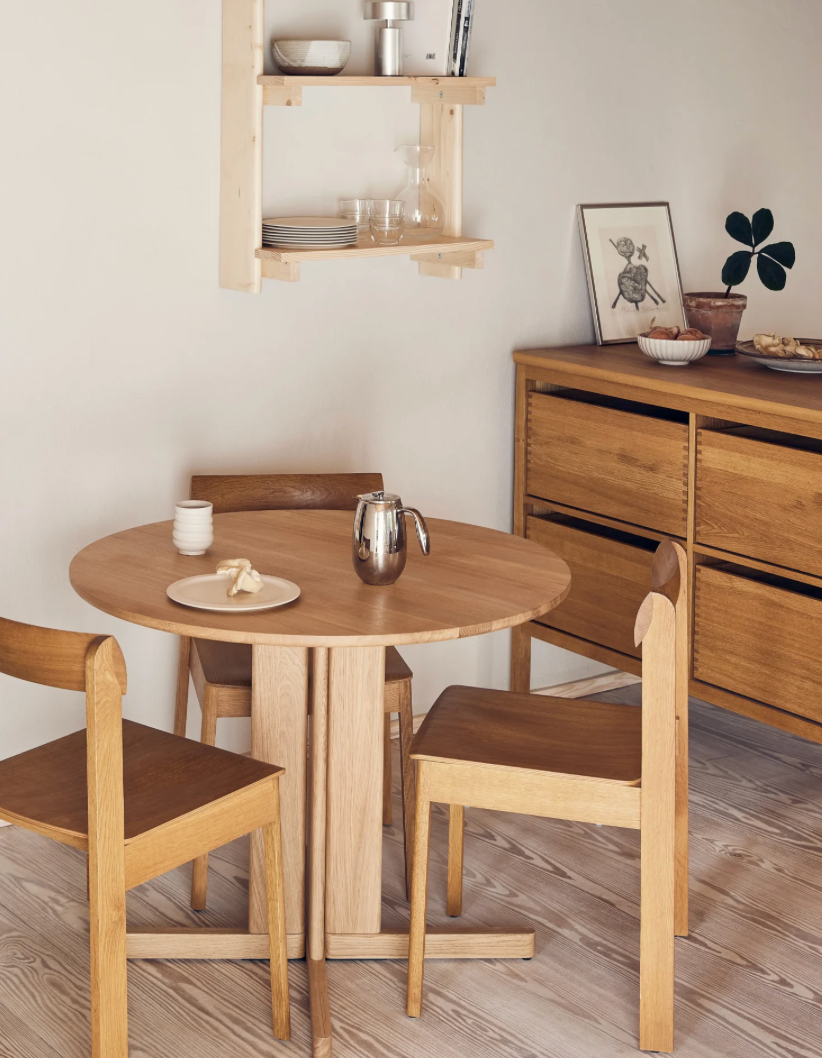 Trefoil Round Table Ø90, Oak