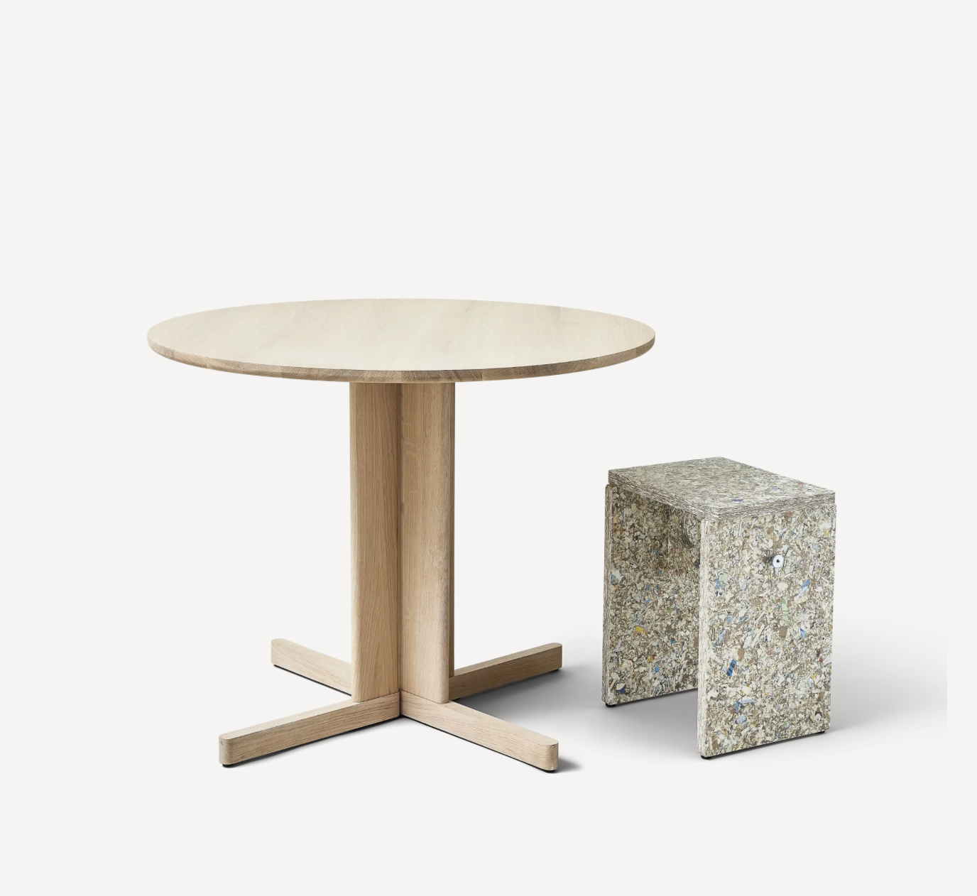 Trefoil Round Table Ø90, White Oak