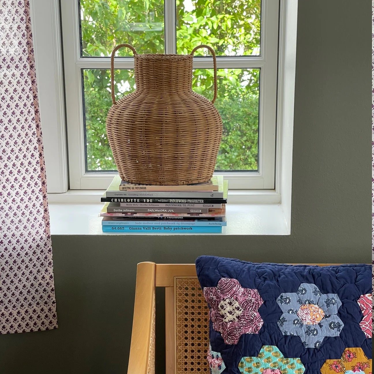 JOU Rattan vase with handles