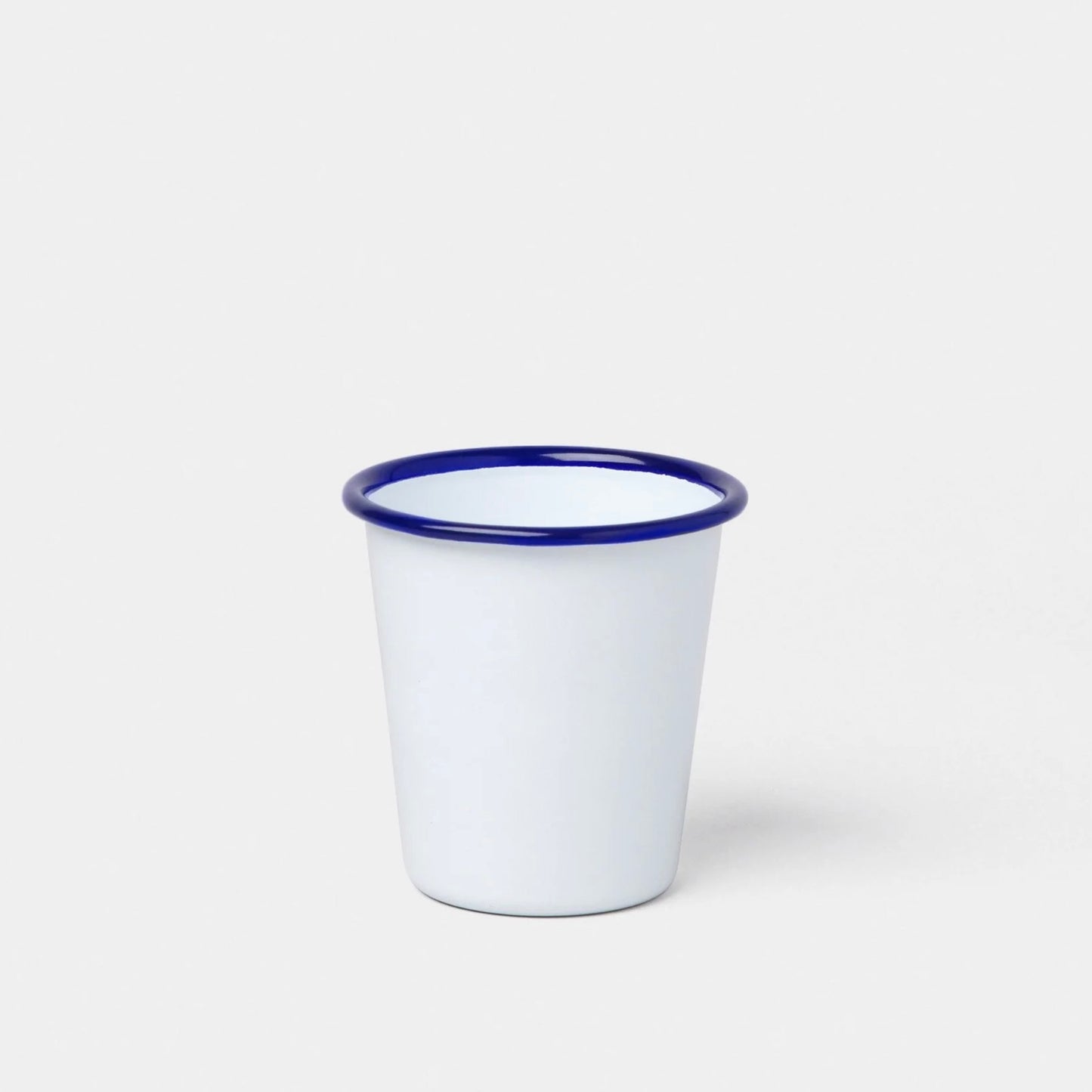 Krus, Hvid med blå kant - Falcon Enamelware